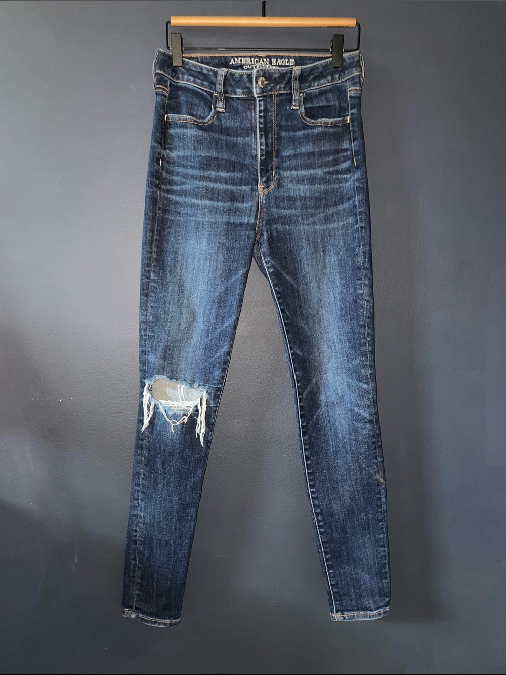 American Eagle Outfitters Super High-Rise Super Super Stretch Ripped Jegging